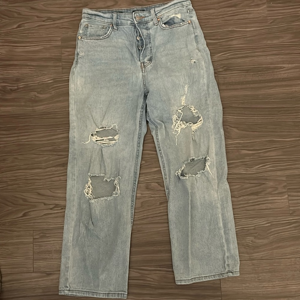 High waist-light wash-distressed jeans